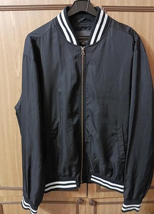 Качественная куртка ветровка от хорошего бренда