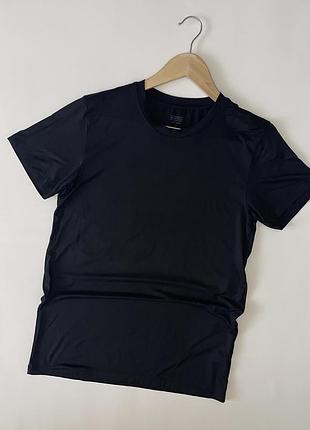 Uniqlo heattech футболка мужская черного цвета, размер м