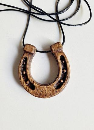 Древесная подвеска "подкова" из дерева дуба, хендмейд