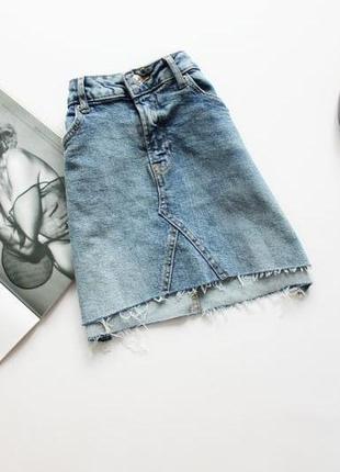 Короткая джинсовая юбка с потертостями хс 6