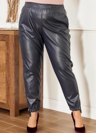 Джоггеры жіночі