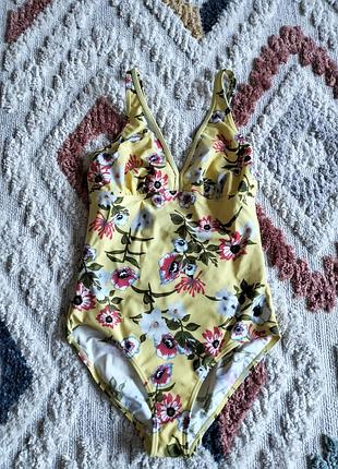 Слитный женский купальник