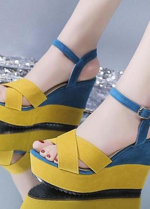 Жовто-блакитні босоніжки на танкетці, 36