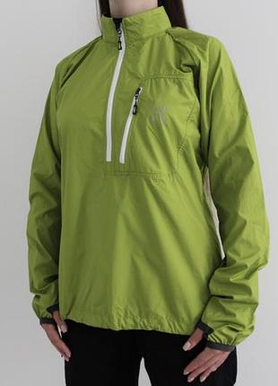 Легка та яскрава, спортивна жіноча вітровка haglofs
