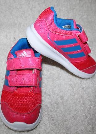 Кроссовки фирмы adidas 25 размер по стельке 16 см