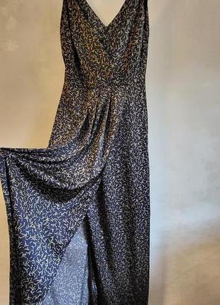 Длинное шелковое платье