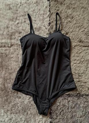 Утягуючий базовий боді з чашками чорного кольору