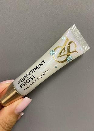 Блиск для губ від victoria's secret

🌿peppermint frost  - м'ятний льодяник (прозорий з шиммером).🍭