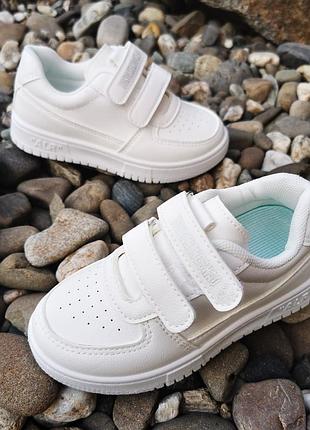 Мокасини, кросівки білі