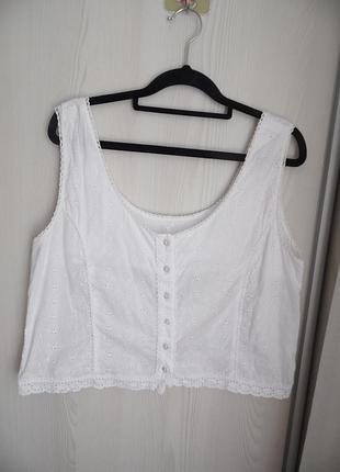 Укороченный топ с кружевом