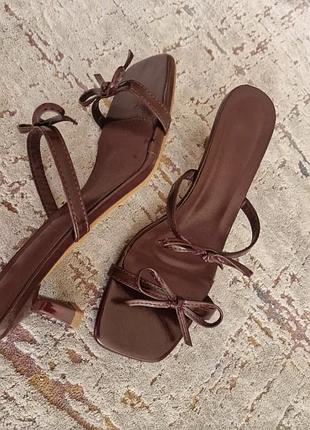 Мюли 38 розміру.  колір бургундія.