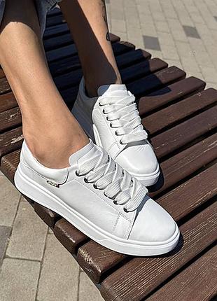 Базові білі жіночі кеди натуральна шкіра