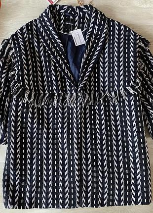 Стильное ровное пальто с бахромой