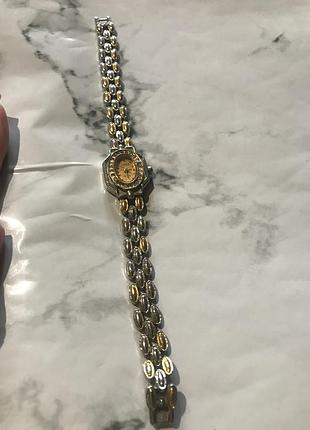 Годинник маленький ніжний на батарейці