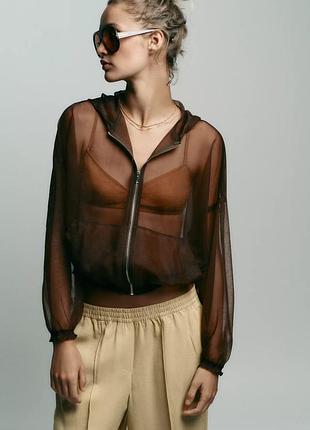 Куртка с капюшоном из органзы