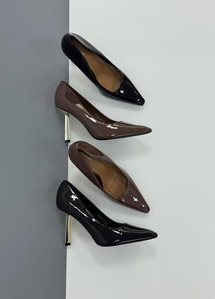 Лінові туфлі на шпильці з гострим носком