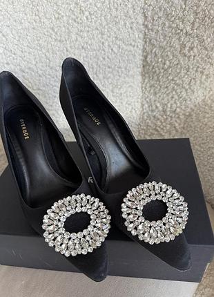 Святкові туфлі в стилі manolo blahnik (utergue)
