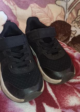 Детские кроссовки 24 размер а наличии 2 пары