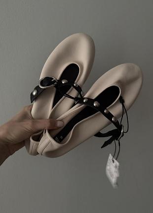 Стильні жіночі балетки zara