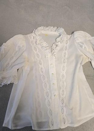 Очень красивая винтажная блуза