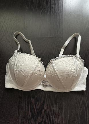 Білий бюстгальтер push-up з мереживом та сердечком