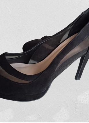 Черные женские туфли на каблуке
