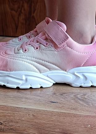 Кроссовки для девочки