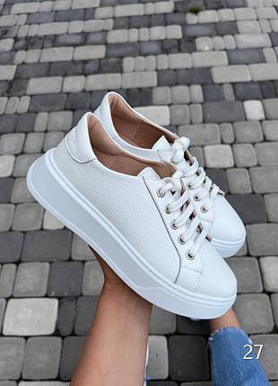 Кросівки жіночі білі