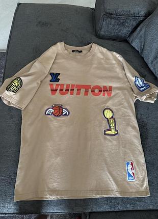 Футболка в стилі колаборації louis vuitton та nba! оригінал! нова, лише без бірки!