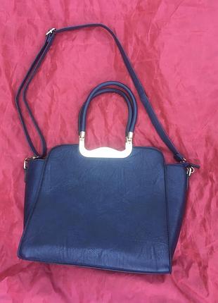 Женская сумка размер 33 x29 см.