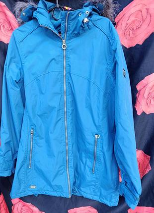 Класна куртка жіноча.