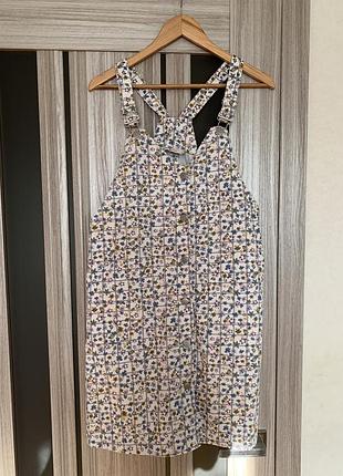 Джинсовый сарафан в красивый цветочный принт