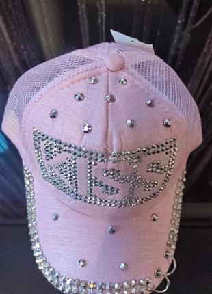 Бейсболка женская.