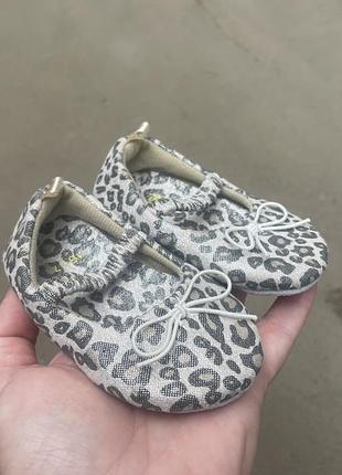 Пінетки для дівчинки леопардові розмір eur 16/17 11-11,5 см