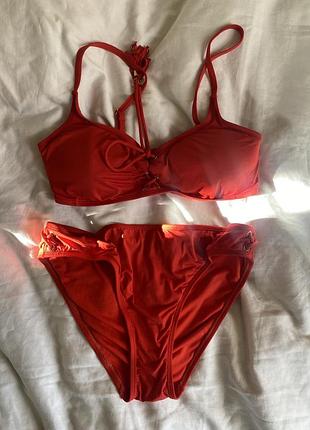 Червний купальник роздільний