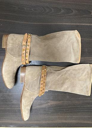 Замшеві чоботи літні