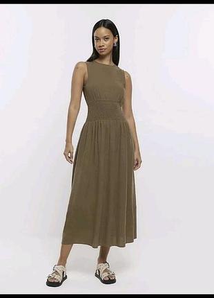 Неймовірна довга сукня хакі