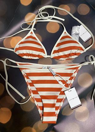 Купальник жіночий tommy hilfiger біло-помаранчевий, плавки s, верх xs на завʼязках