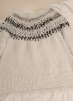 Светр жiночий розмiр s
 травичка з перед нами та камi ннями
primark