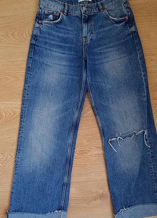 Джинси zara 
размер: eur 38 / ausa 6 /mex 28
wide leg — широкие по всей длине
синий деним, средняя посадка, необработанный низ, потертости