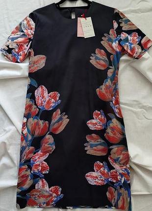 Новое женское платье прямого кроя черная