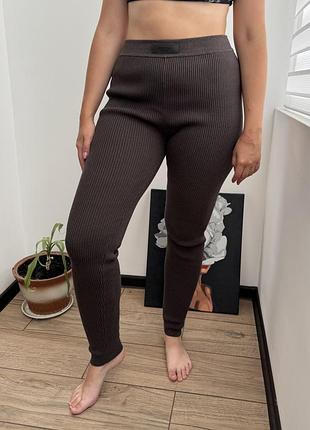 Жіночі легінси essential fear of god