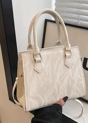 Жіноча сумка молочним кольором