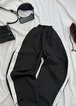 Спортивні штани з плащівки