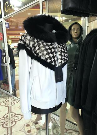 Бомбер шкіряний з капюшоном,та хутром ексклюзив італія