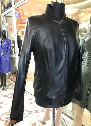 Бомбер куртка жіноча,шкіряна,є утеплені