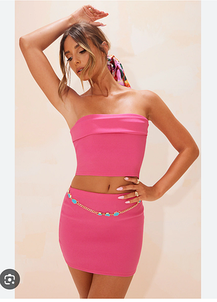 Новая базовая розовая стрейч юбка с биркой не короткая plt prettylittlething без цепочки обычная