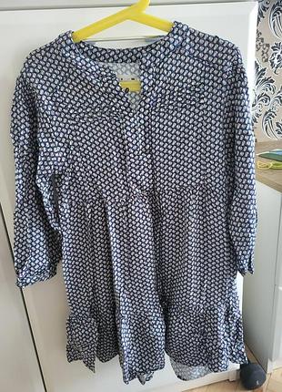 Платье легкое, свободного фасона