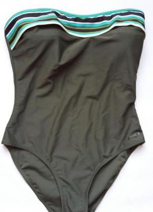 Слитный купальник