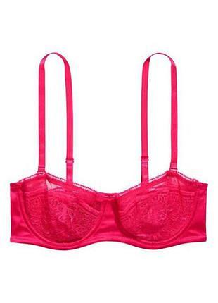 Красивый кружевной бюстгальтер